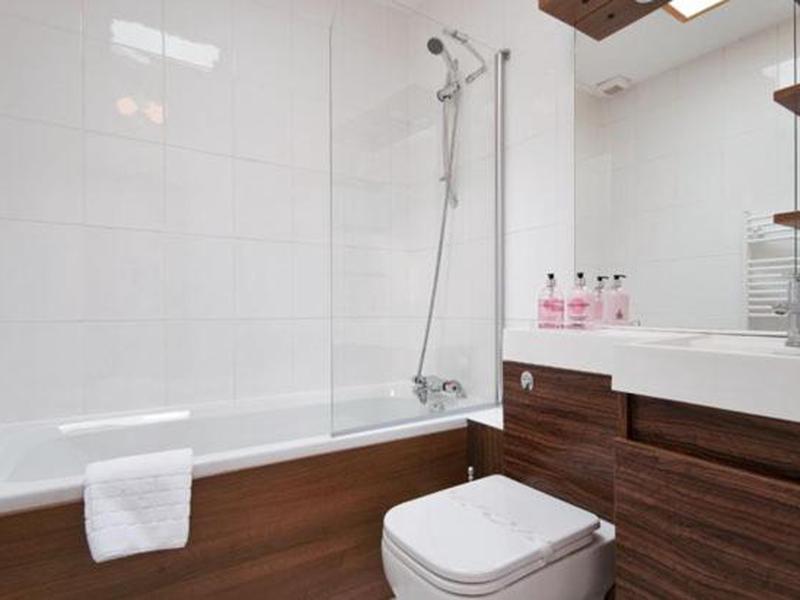 8700A48321CA155AE8BE34D9C07122CC