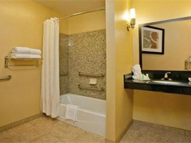 B1B1B65D05939BB3C8F4F2FB2A6E003E