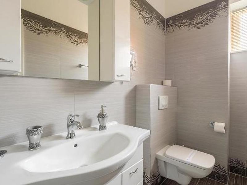 CEEE6A9A48FB1796808D8831A9F29814