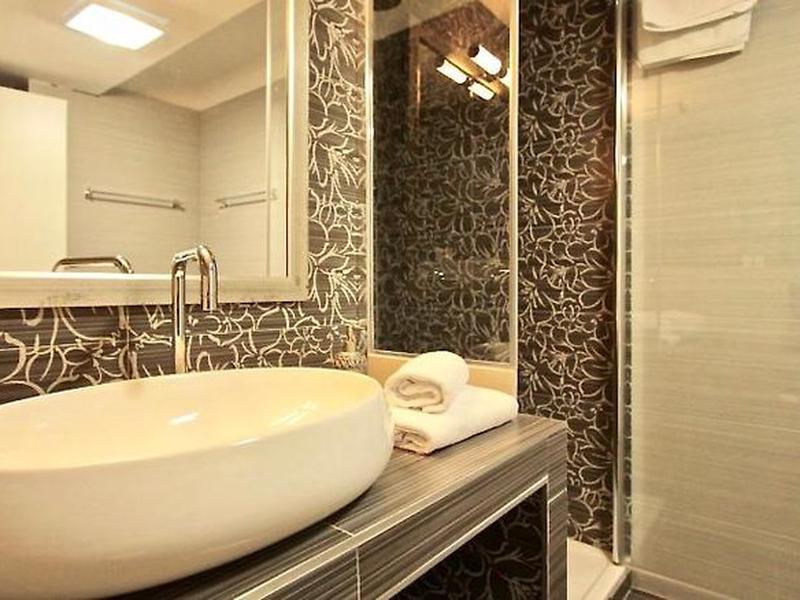 33E3E0D458D6DBBD3A369DE8B279D791