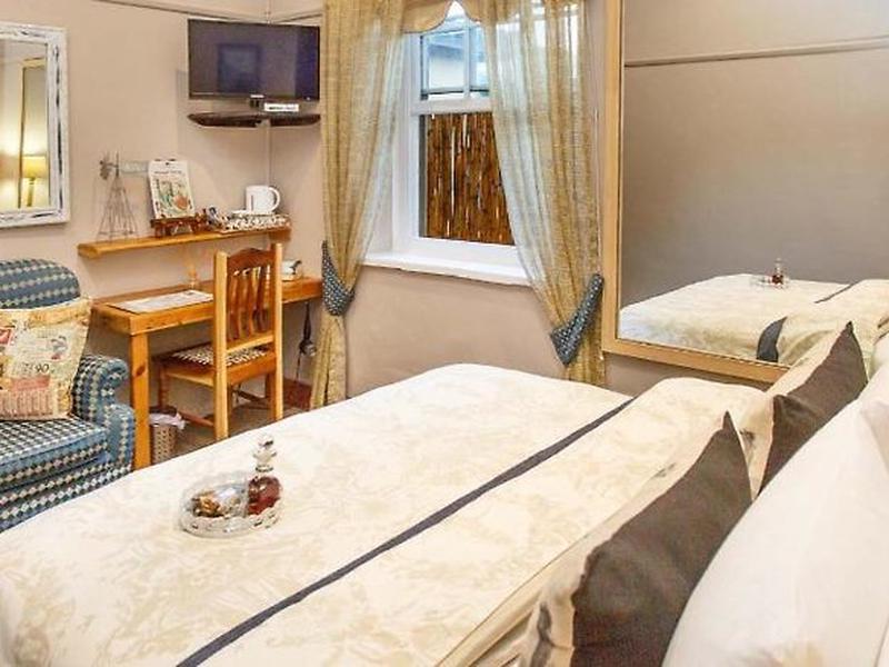 75E8CF030942221F4C8F22C81F53E84E