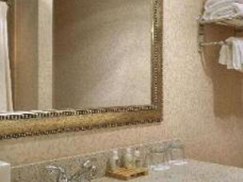 E0A02846E13C840960E656834C2D9C33