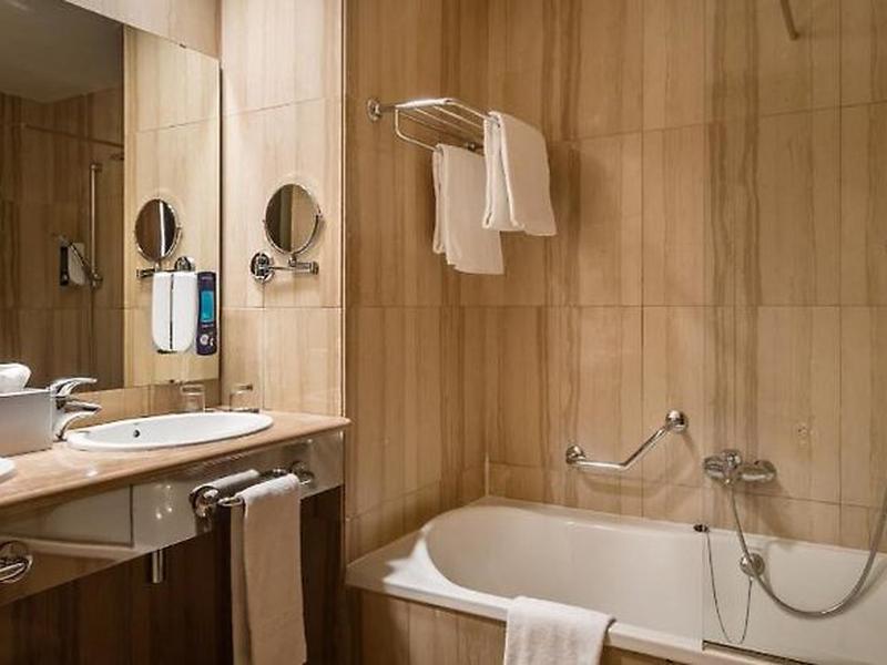 D042CAA54E49AC7FC6B8B83C43E79A68