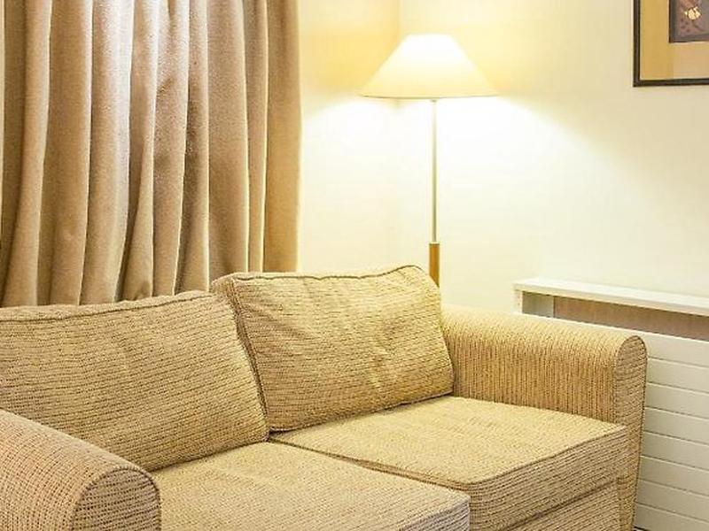 2E9DD081D62A0B8EDE1372B35B36A268