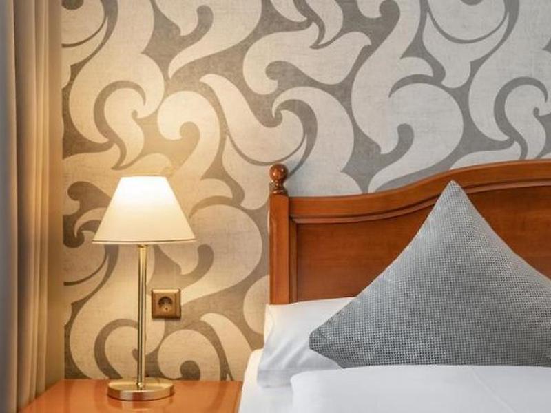 6AF233360CF7D23070C4B9DAE8A81842