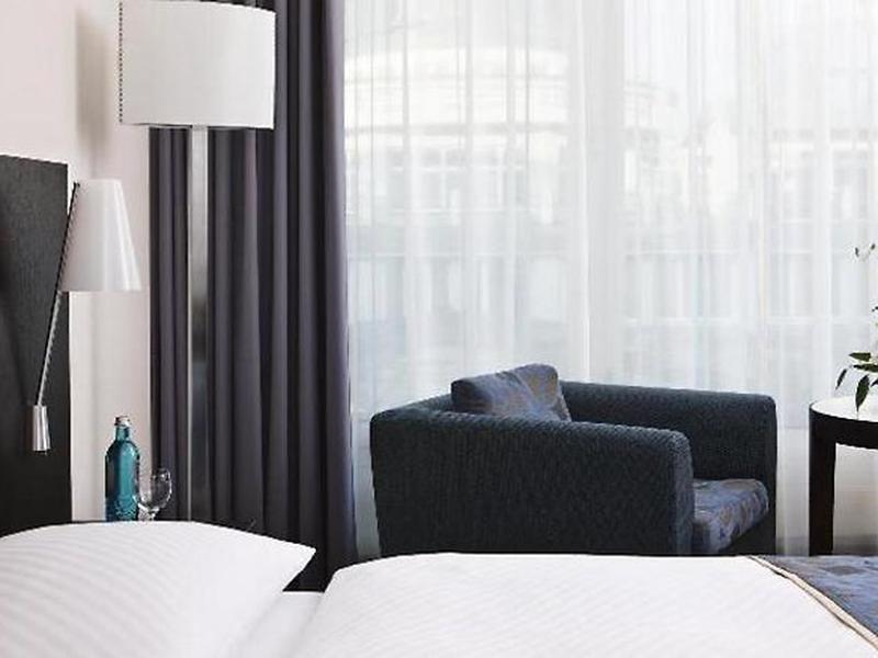 1642BC059BE6C26C07253AF7028E8C37