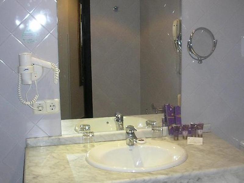 3BB2B8F2F32FAE8FCD38BCE85C0573E6