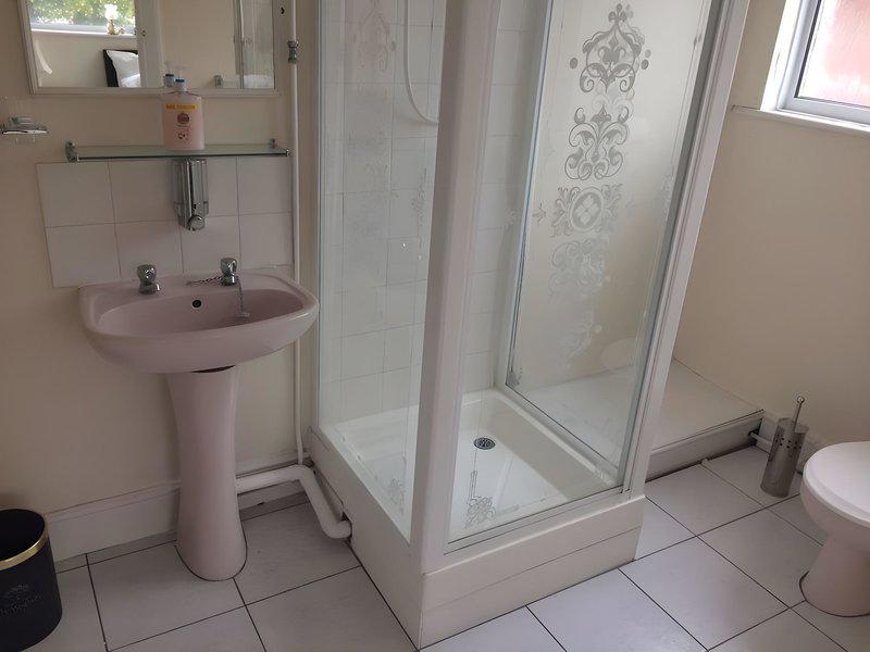 7AFD15959372B81A4F18EBA6D317D4F8