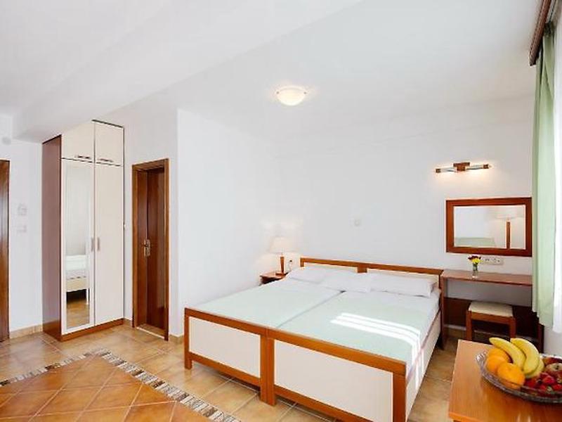 549C90FA6898C097E4F39667F59E17B8