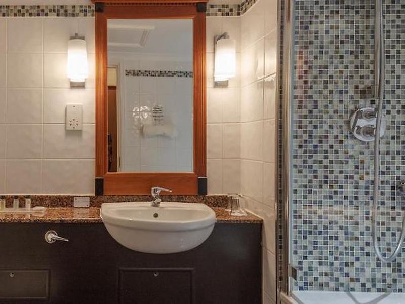 7240F76A43F891F5A9F3AA90DAF97535