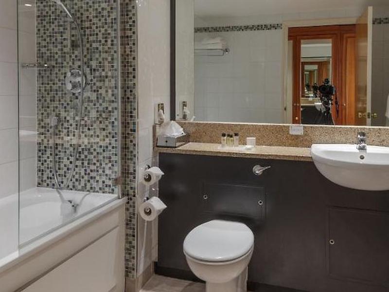 4B3E3C1FBF19F21BC2C31AD31D72FDA0