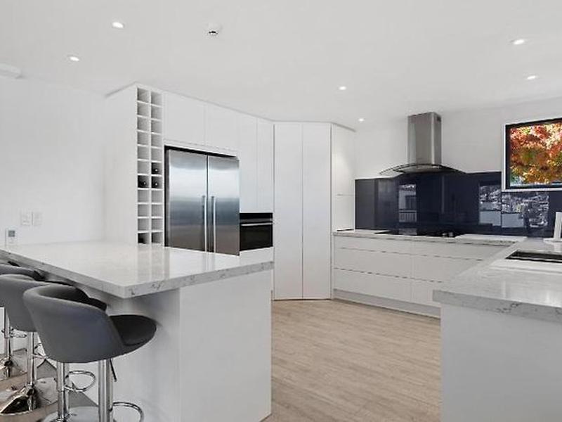 12E6ABF5A80A214E4159129FC508C83B