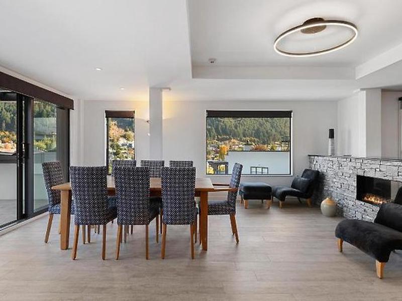 FBA2A9A1C77D2E70D3282BC0DA24F925