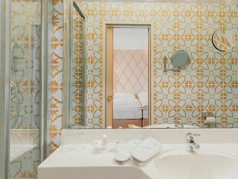 84AE30E7BA98F7366BD7E3B27B4FCE5F