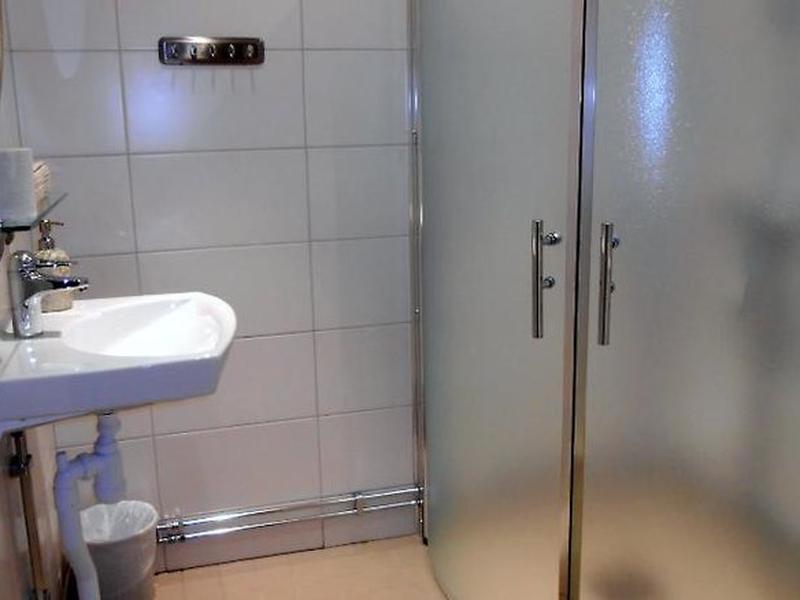 5B5C48542F2F45DF05BC58C960348165