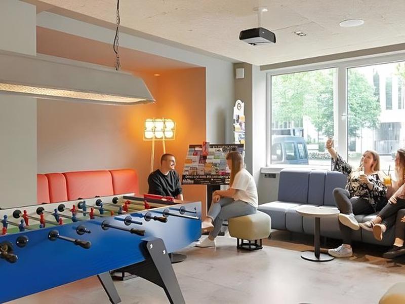 4945A715525A40E53FDA338F900E6E3A