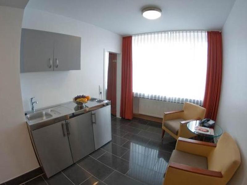 DCDFDC7C16DBA4022260D8BC4236F6D4