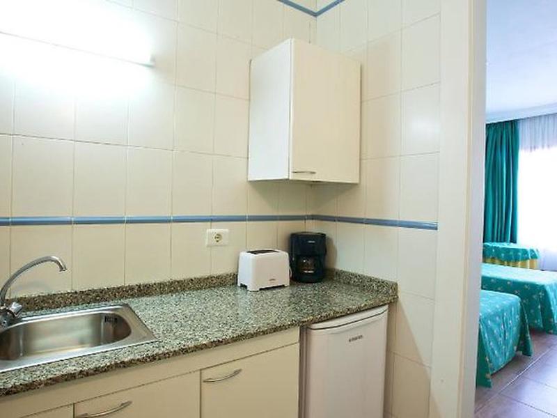 3219C360A78C2FCEBEFC2141FD823174