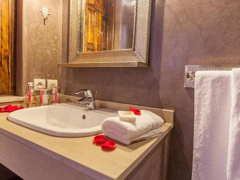 D516A02ECEEC2C4B8F788070E9F4FE90