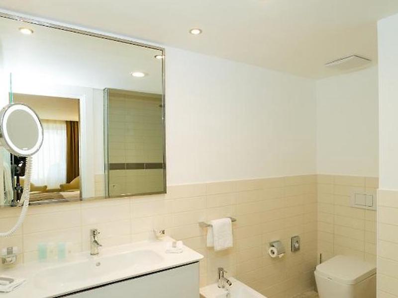 F2110D1561DEFB9774FB8F49CA56B0BD