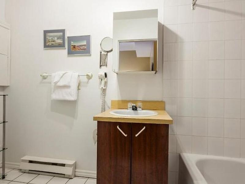 61FFC3269C29A3981A6CC96DD7C6C4A3