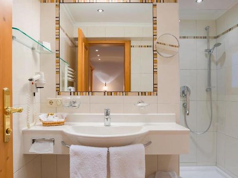 36D1BB03E734D9F95D5335F5647892EB