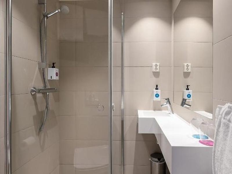 25E603E1083BFA655A6A99F943C17E08