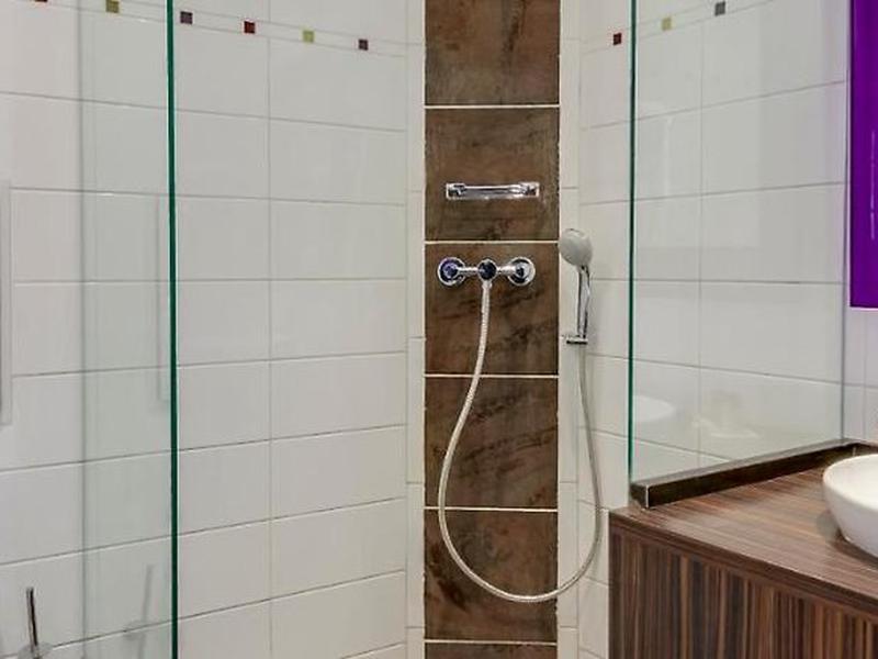 F462E6F31F361143F85C6BA2A7F621B1