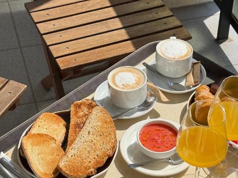 5E16ADE3DD394B7D63B4890094D2F79B