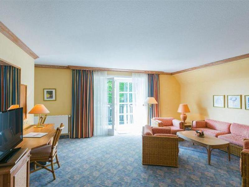 99F365263A4B18D28C8C8C501477C057