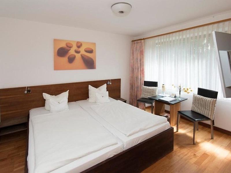 FEAA6E92756F7E1C9F16A9841F59B733