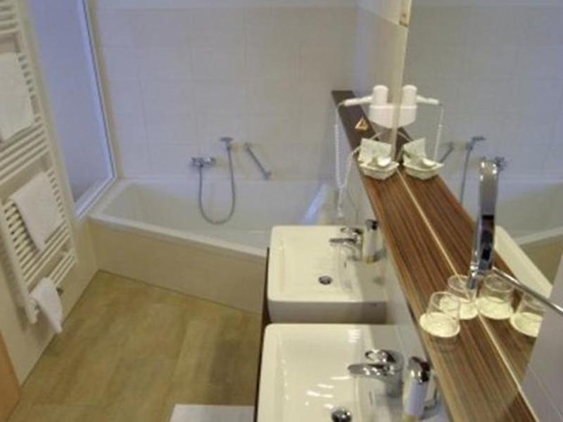 4F55CD96A926E4344F1558BA40D194D7