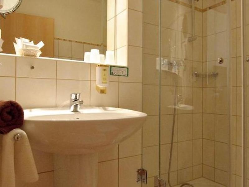 D9476C98066B13AE07C3A74BE06D8322