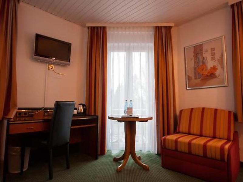 DDEF6E8A458EE192A8BA33A1CB147805