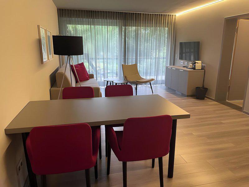 2DFA41035ABC96A98C0F282E52B63F82