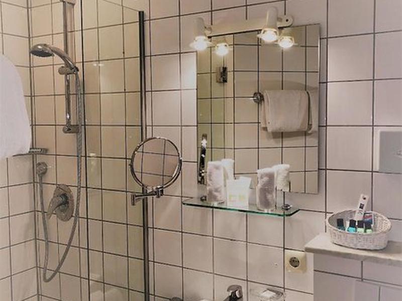 261839637468FCC23F128272C6B877FB