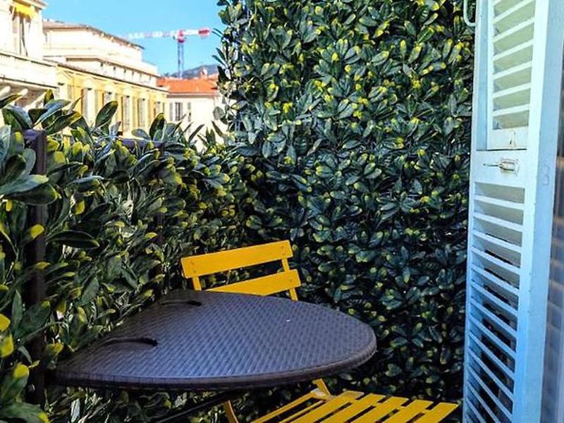 6C35ACAC8E0F413F9A70ECB72890437E