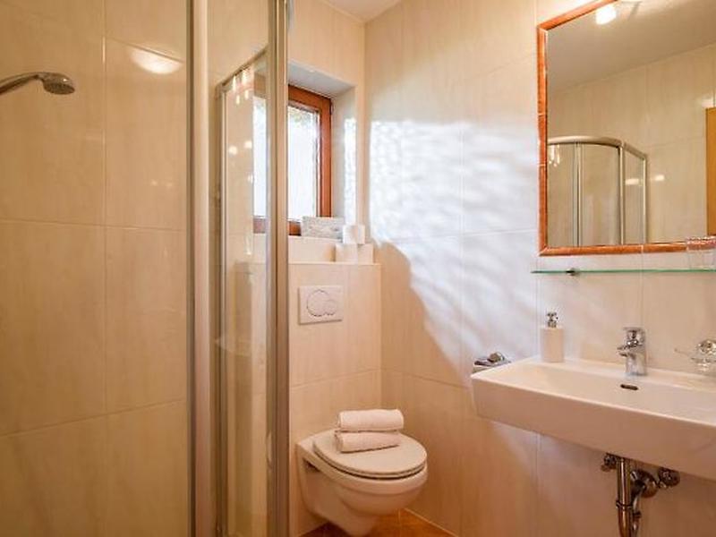 74BFCB5C5E1C8A3AFA58DFE43661D34F