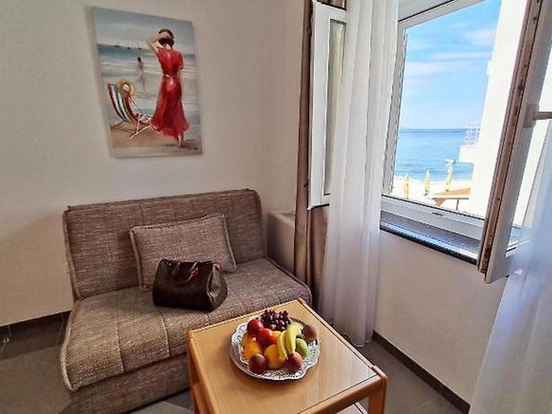 BCA7351D4F30F08CC24B0123D62EFCC9