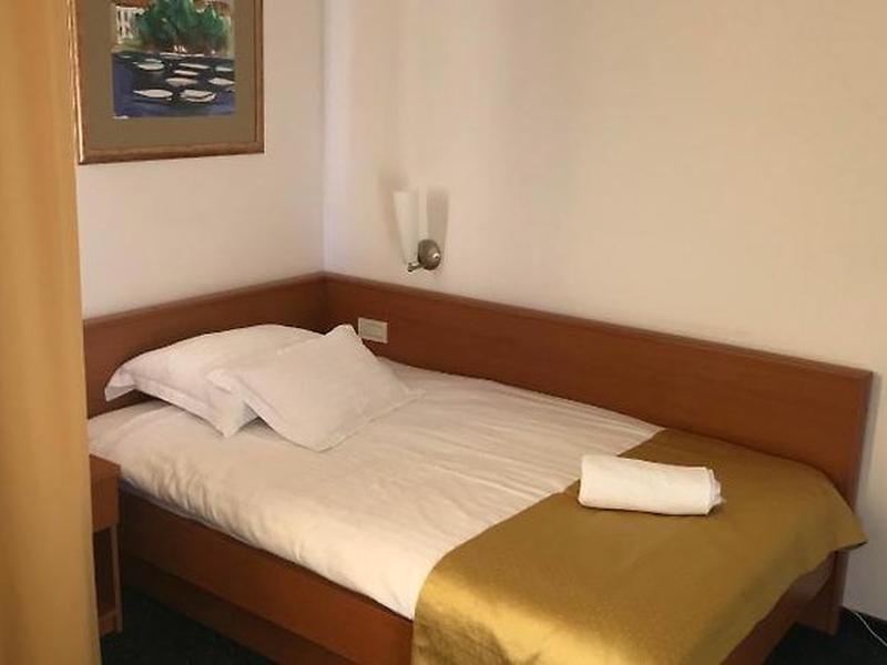 582164FE04609E77081FDC9752DF8A5A