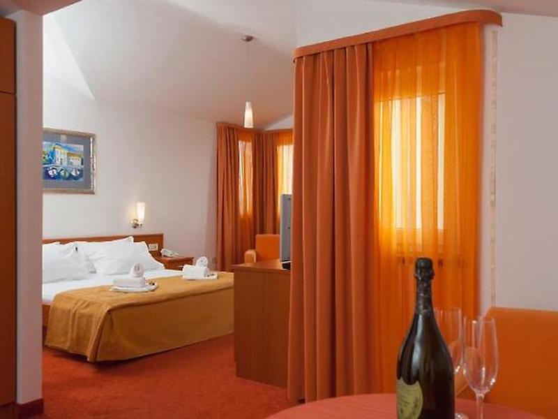 8A942AA84C4413B86BE00227AC8849A2