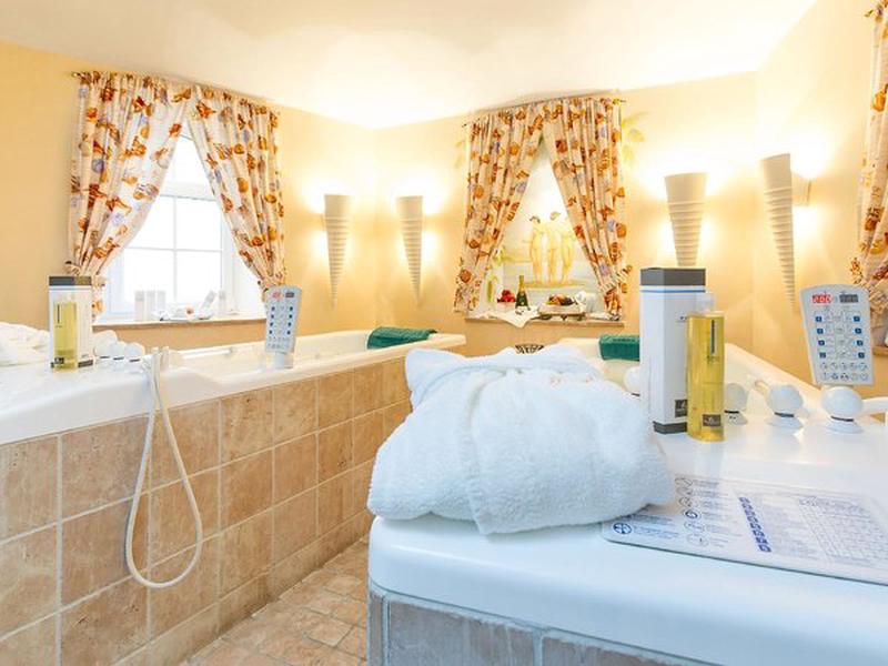 63D0385C81D5421A9652AFB292510A22