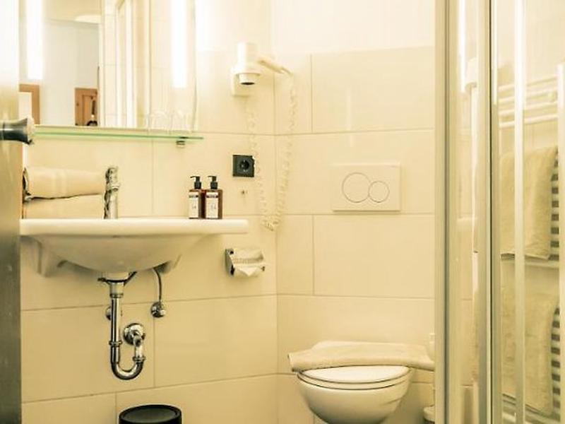 7FB71E29F6786E90826CF9900CECCC26