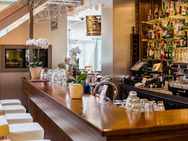 683DE9B24DA1F4916E87CAC214A6347F