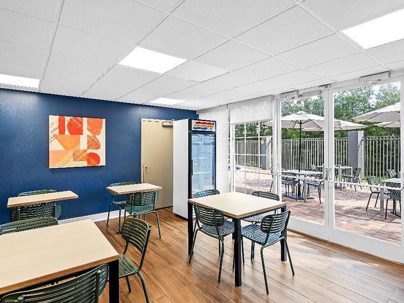 2EEE841BAB708D7EFF04282444127152