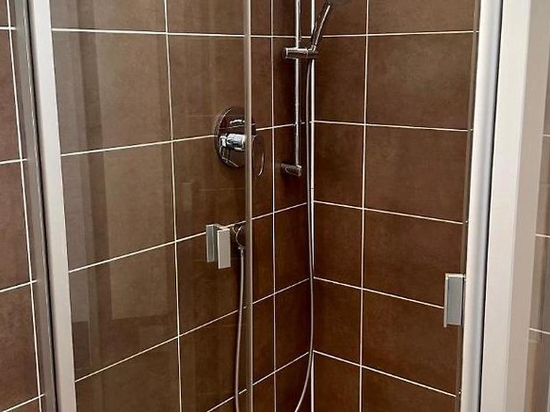 1093EC9E17F93978EB70A1B540FCDB3C