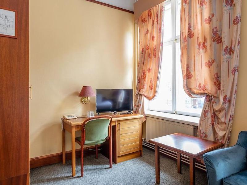 8B6A34411EB8EFD199E869F8A30CAB90