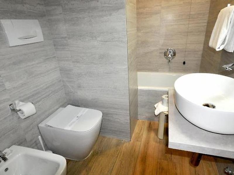 70FC6CD33C9B501BE3E036A5BB4CA2B4