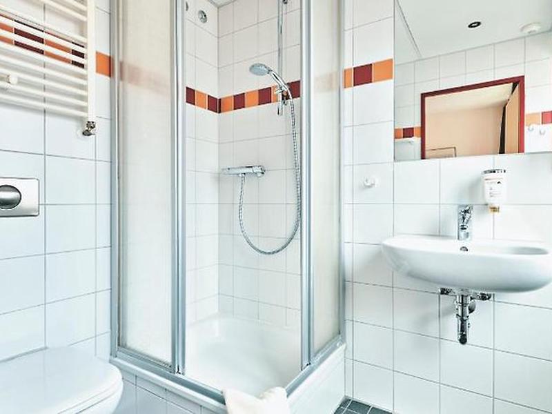 4F0CEA76ABBCAB0081F18BE78D3B84DA