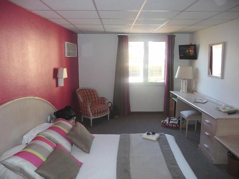 AC061BF7BDD8F6F773926E46194F5833